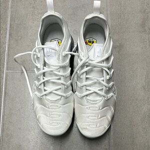 Nike White Athletic Men's Shoes